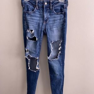 Women’s ripped skinny jeans